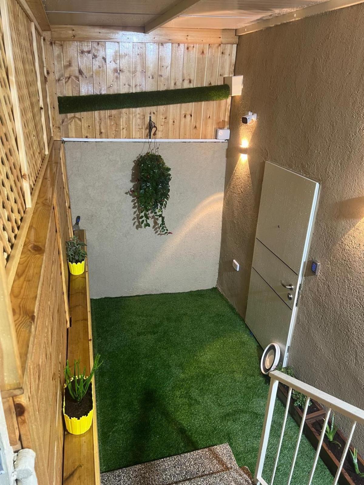 Johny'S Boutique Apartment 하이파 외부 사진
